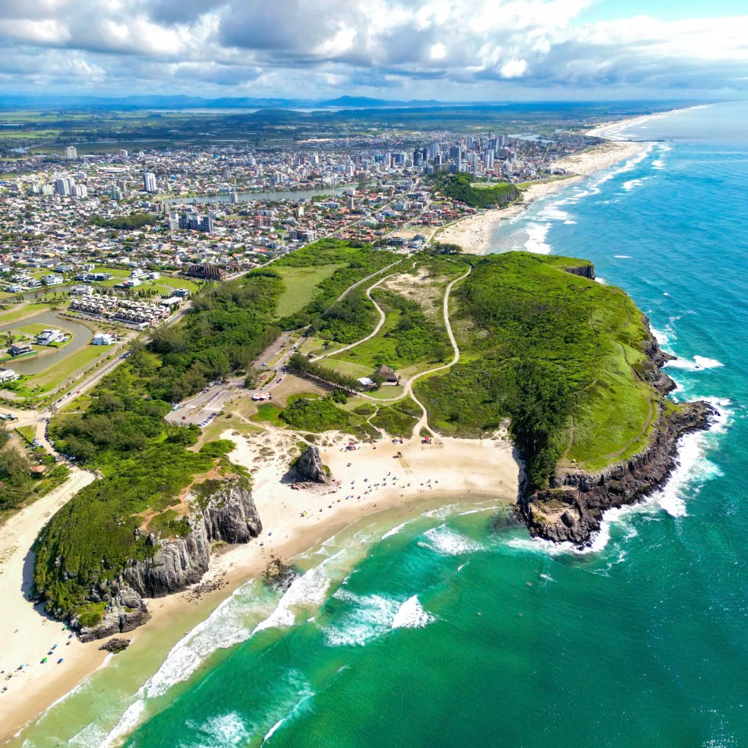 O Parque José Lutzenberger – Parque da Guarita – é o principal atrativo turístico do município de Torres, procurado por milhares de visitantes todos os anos.