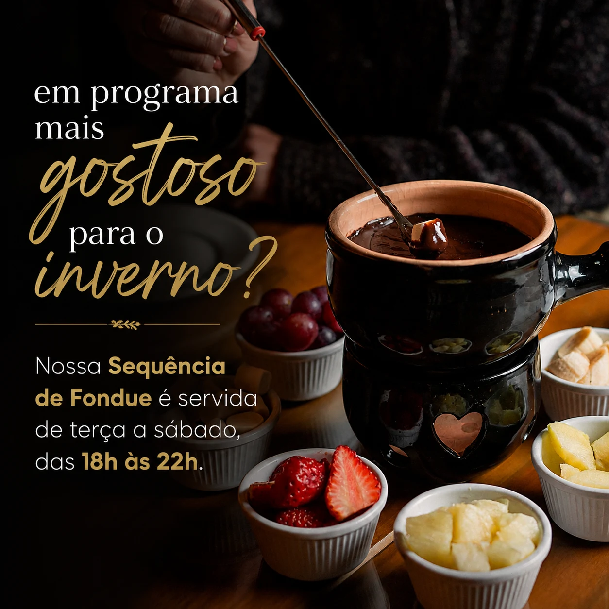 Fondue com acompanhamentos servido à mesa
